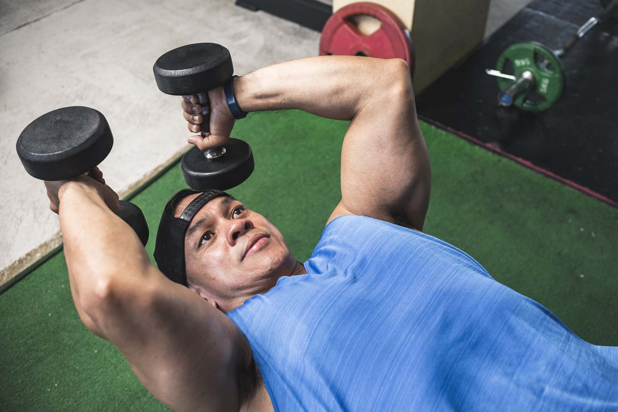 Dumbbell skull crushers